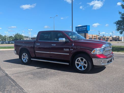 Used 2017 RAM 1500 Laramie w/ Convenience Group AWD/4WD image 7