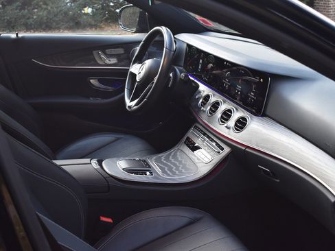 Used 2021 Mercedes-Benz E 350 4MATIC Sedan image 25