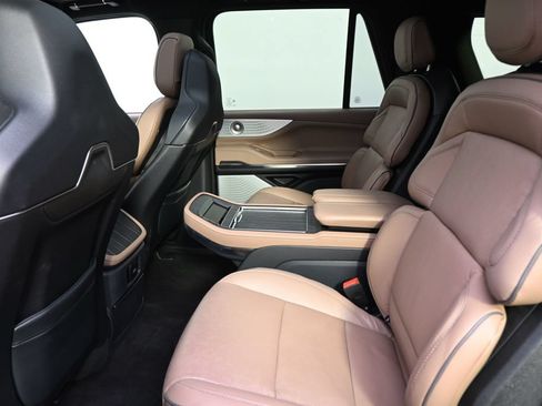 New 2026 Lincoln Navigator L Black Label AWD/4WD image 21