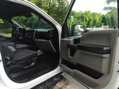 Used 2018 Ford F150 XL w/ Equipment Group 101A Mid AWD/4WD image 17