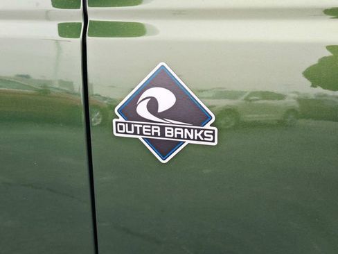 Used 2025 Ford Bronco Outer Banks image 14