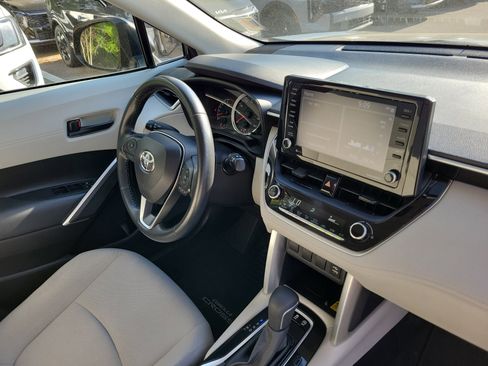 Used 2022 Toyota Corolla Cross LE FWD image 8