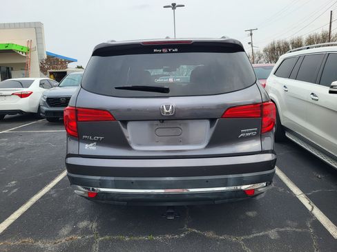 Used 2018 Honda Pilot Touring image 5