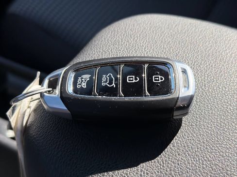 Used 2019 Hyundai Kona SEL AWD/4WD image 36