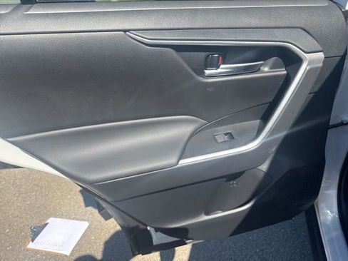 Used 2025 Toyota RAV4 XLE w/ Convenience Package image 17