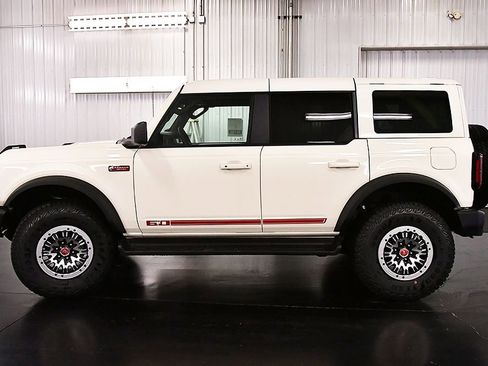 New 2026 Ford Bronco Outer Banks w/ Sasquatch Package AWD/4WD image 4