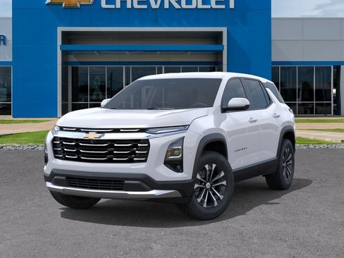 New 2027 Chevrolet Equinox LT w/ Convenience Package II FWD image 6