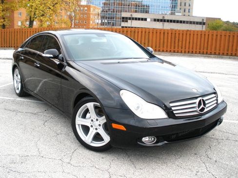Used 2006 Mercedes-Benz CLS 500 image 2
