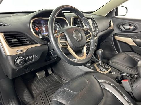 Used 2018 Jeep Cherokee Limited AWD/4WD image 18