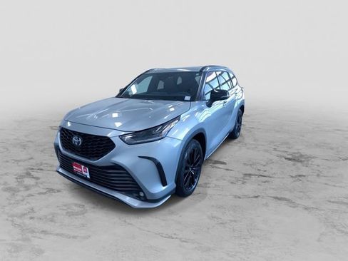 Used 2025 Toyota Highlander XSE image 7