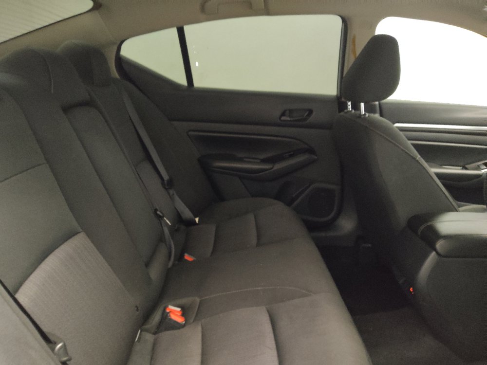Used 2023 Nissan Altima 2.5 SV FWD image 19