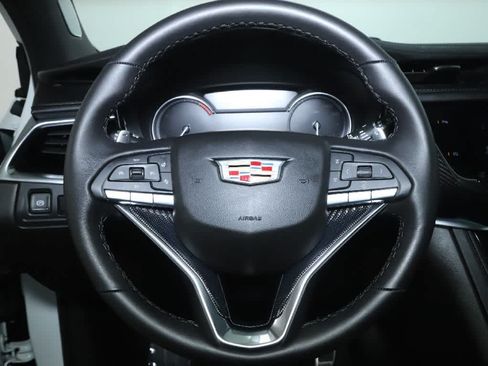 Used 2025 Cadillac XT6 Sport AWD/4WD image 23