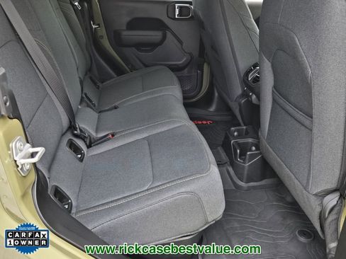 Used 2025 Jeep Gladiator Sport image 16