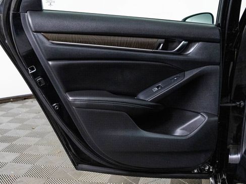 Used 2021 Honda Accord Touring image 34