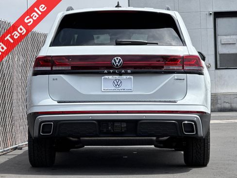 New 2025 Volkswagen Atlas Peak Edition SE image 6