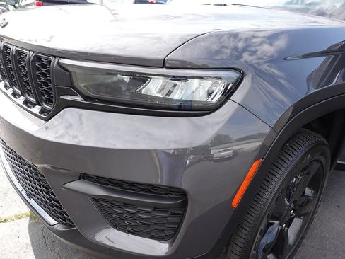 Used 2024 Jeep Grand Cherokee Altitude AWD/4WD image 67