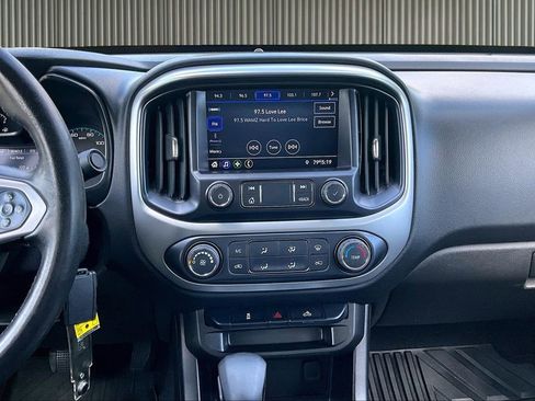 Used 2022 Chevrolet Colorado LT RWD image 7