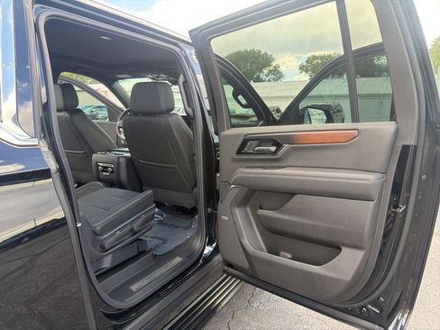 New 2026 GMC Yukon XL Denali w/ Sun & Power Step Package AWD/4WD image 32