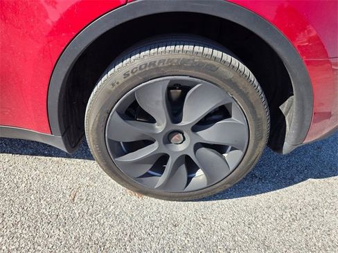 Used 2023 Tesla Model Y Long Range image 15