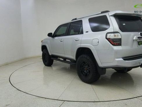 Used 2022 Toyota 4Runner SR5 AWD/4WD image 68