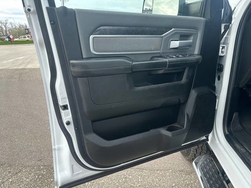 Used 2021 RAM 2500 Big Horn w/ Level 2 Equipment Group AWD/4WD image 38