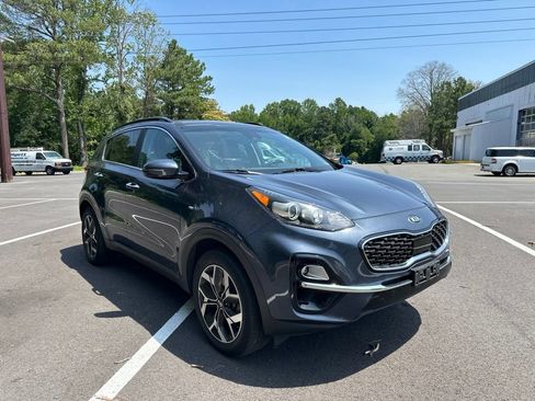Used 2022 Kia Sportage EX w/ EX Technology Package AWD/4WD image 3