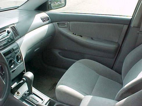 Used 2005 Toyota Corolla LE FWD image 14