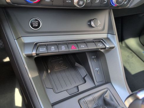 New 2025 Audi Q3 2.0T Premium image 9