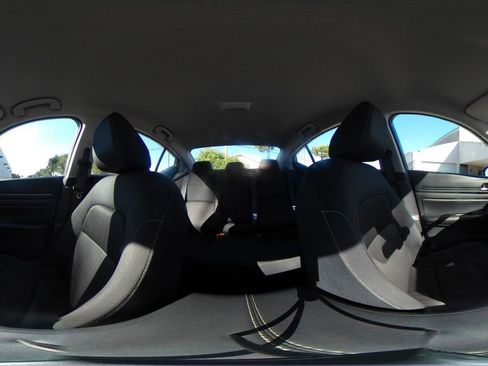 Used 2025 Nissan Altima 2.5 SV image 39