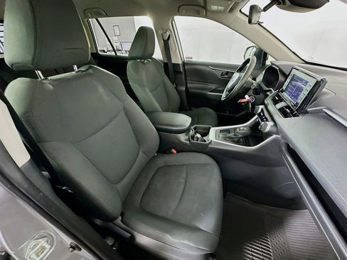 Used 2021 Toyota RAV4 LE FWD image 28