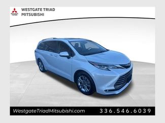 Used 2022 Toyota Sienna Platinum video 1