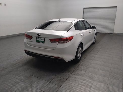 Used 2017 Kia Optima LX w/ Convenience Package FWD image 9