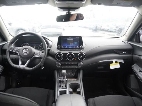 Certified 2025 Nissan Sentra SV FWD image 18