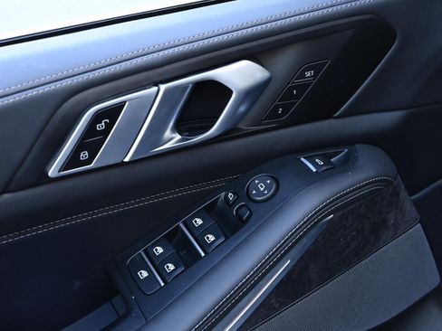 Certified 2025 BMW X5 xDrive40i w/ Executive Package image 28