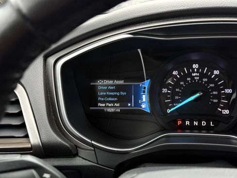 Used 2018 Ford Fusion SE w/ Equipment Group 602A FWD image 32