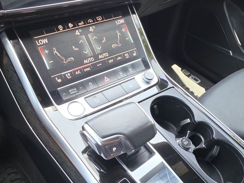 Used 2020 Audi Q8 Premium Plus AWD/4WD image 39