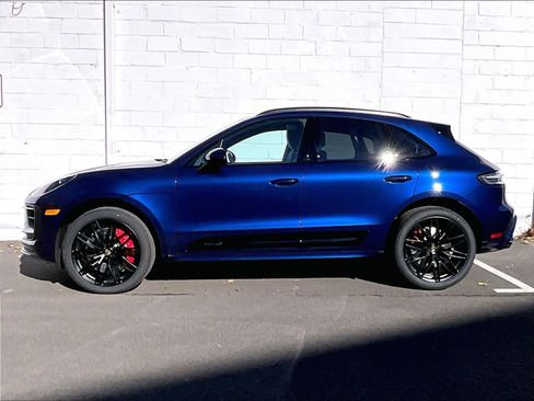 New 2026 Porsche Macan GTS image 2