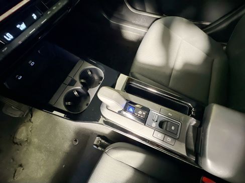 Used 2023 Toyota Prius LE FWD image 25