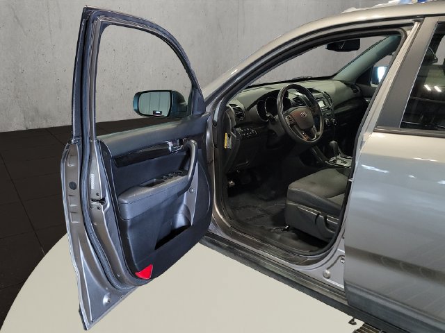 Used 2011 Kia Sorento LX w/ Convenience Pkg AWD/4WD image 15