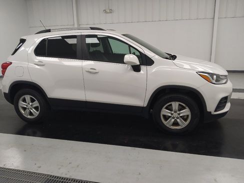 Used 2022 Chevrolet Trax LT w/ Driver Confidence Package AWD/4WD image 11
