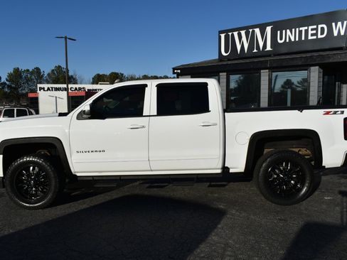 Used 2018 Chevrolet Silverado 1500 LT w/ All Star Edition image 9