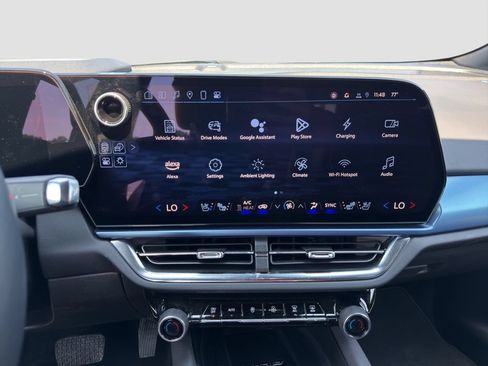 Used 2025 Chevrolet Equinox EV LT w/ Convenience Package II FWD image 16