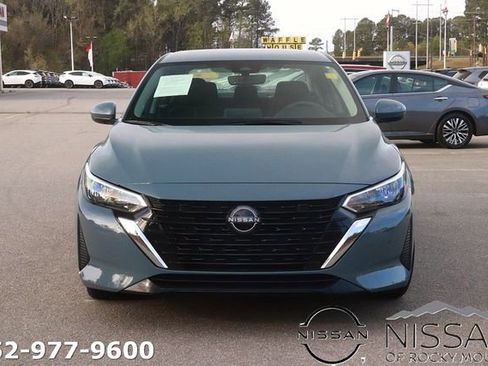 Used 2024 Nissan Sentra SV FWD image 3