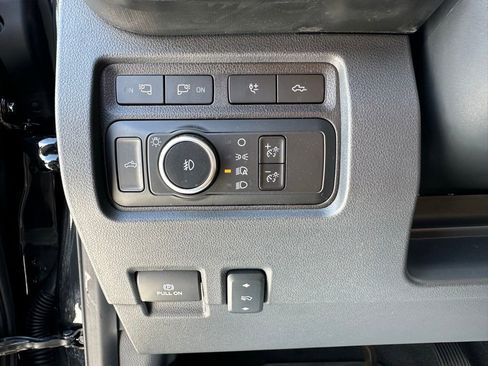 Used 2024 Ford F350 Platinum image 4