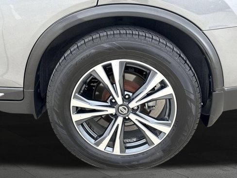 Used 2018 Nissan Rogue SL w/ Premium Package image 22