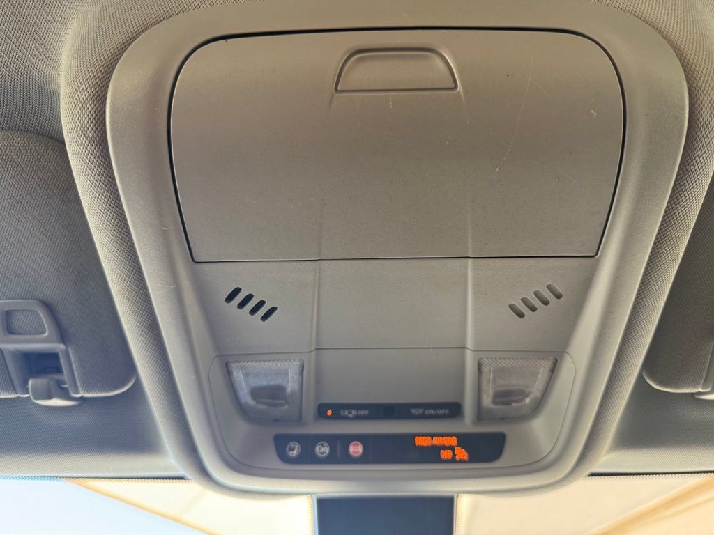 Used 2023 Chevrolet Equinox LT FWD image 37