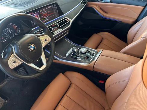 Used 2022 BMW X7 xDrive40i w/ Premium Package image 9