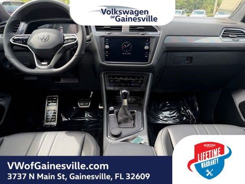 Used 2024 Volkswagen Tiguan SE R-Line AWD/4WD image 13