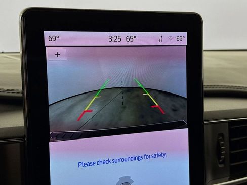 Used 2024 Ford Explorer Platinum w/ Technology Package image 16