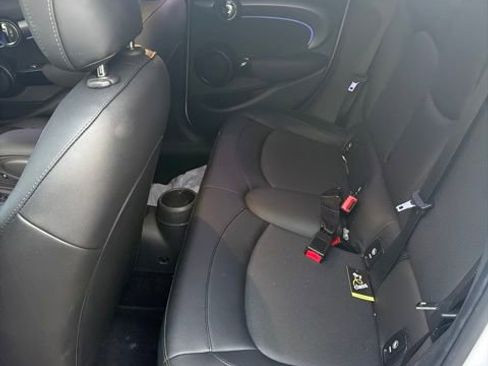Used 2024 MINI Cooper 4-Door Hardtop FWD image 11